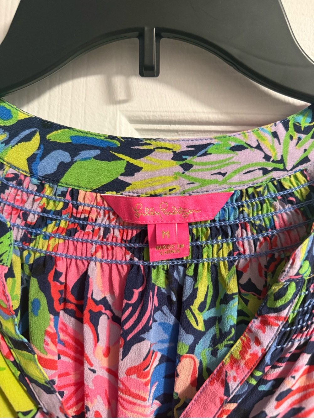 Lilly Pulitzer Elsa Silk Blouse Size M Preppy Chic Summer Beach Colorful - Picture 5 of 5